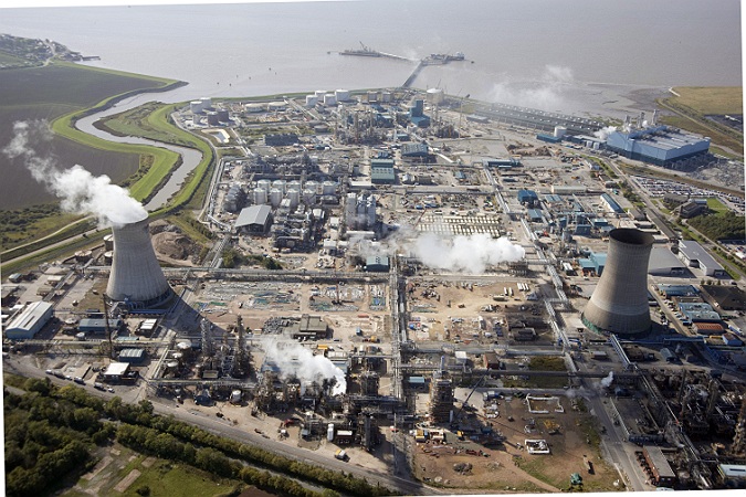 commercial photographer manchester, Aerial photograph, Oil and Gas refinery construction, Hull, UK
